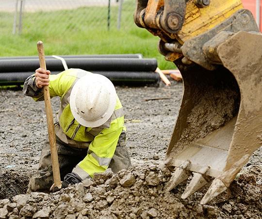 Земляные работы в Вольске и  Саратовской области