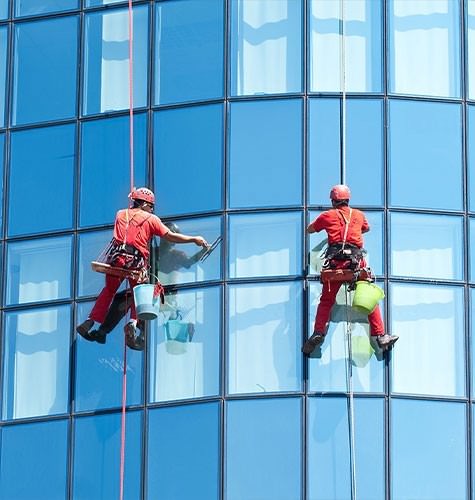 Мытье фасадов промальпинистами в Вольске