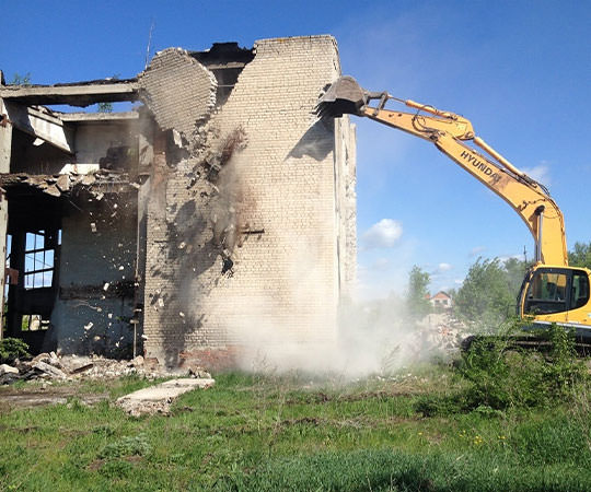 Демонтаж зданий в Вольске и  Саратовской области